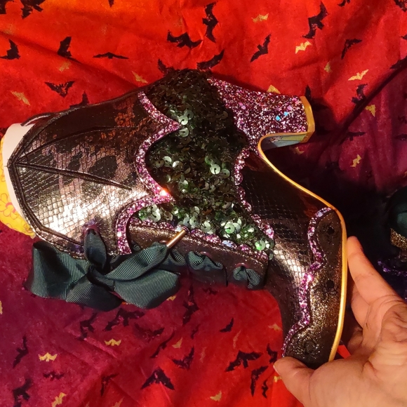 Modcloth Something wicked boot with bat detail size 5.5 - Picture 4 of 14